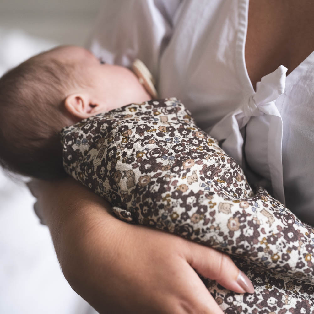 Swaddle / stór taubleyja - Flora bunnies rose taupe